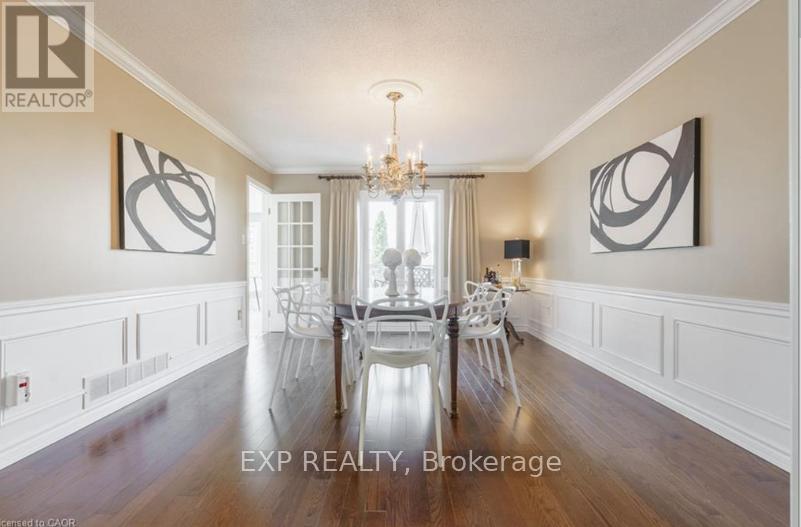 19 Honeysuckle Crescent, Hamilton, Ontario  L9K 1A9 - Photo 4 - X12526224