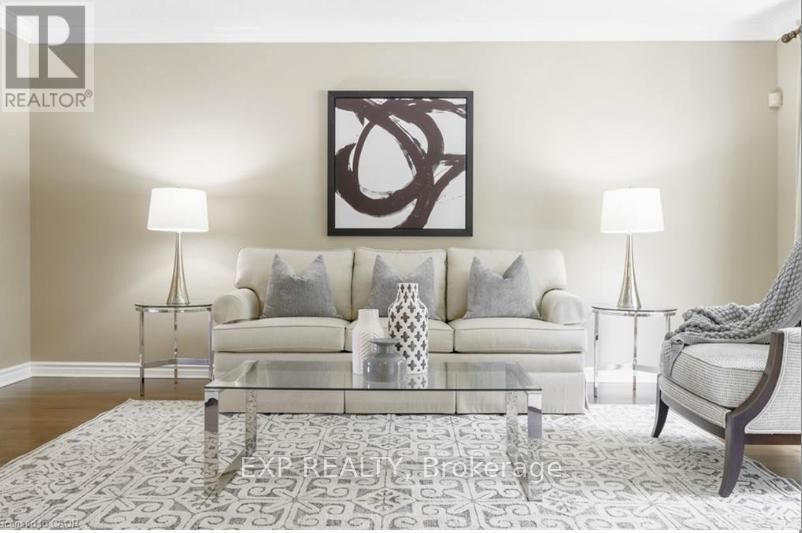 19 Honeysuckle Crescent, Hamilton, Ontario  L9K 1A9 - Photo 6 - X12526224