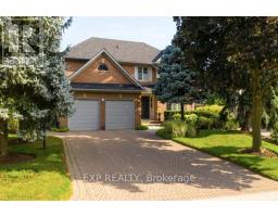 19 HONEYSUCKLE CRESCENT, Hamilton, Ontario