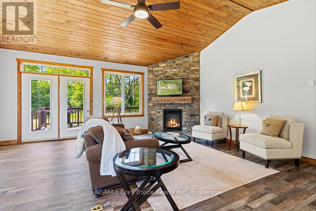 1379 West Road, Northern Bruce Peninsula, Ontario N0H 1W0 - Photo 13 - X12526262