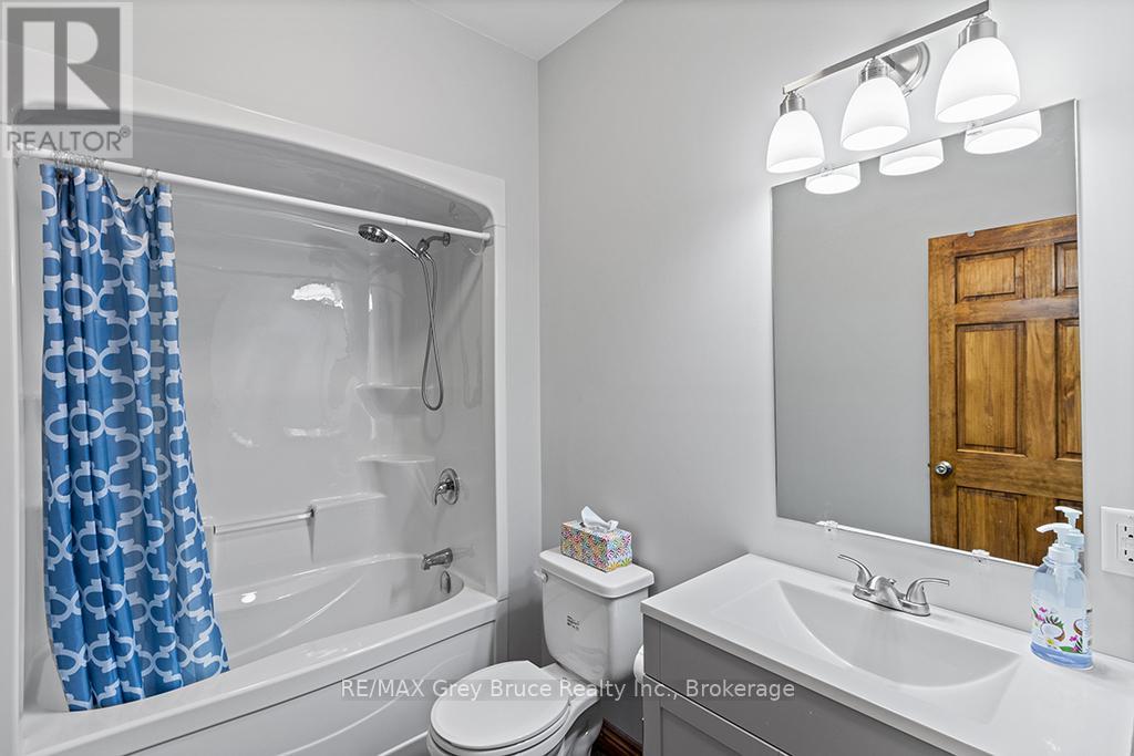 1379 West Road, Northern Bruce Peninsula, Ontario N0H 1W0 - Photo 27 - X12526262