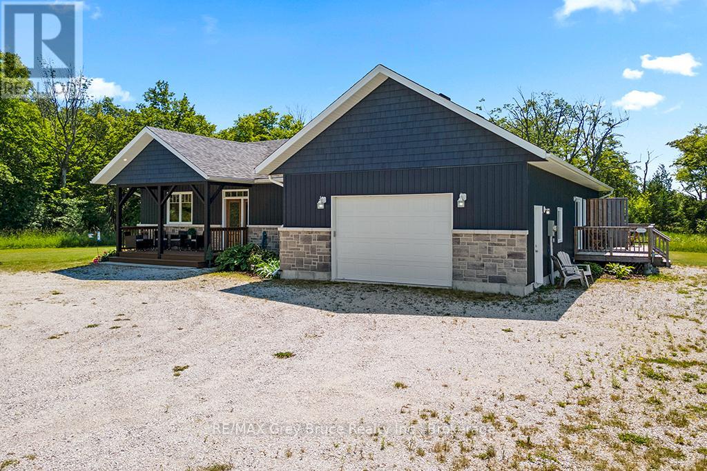 1379 West Road, Northern Bruce Peninsula, Ontario N0H 1W0 - Photo 33 - X12526262