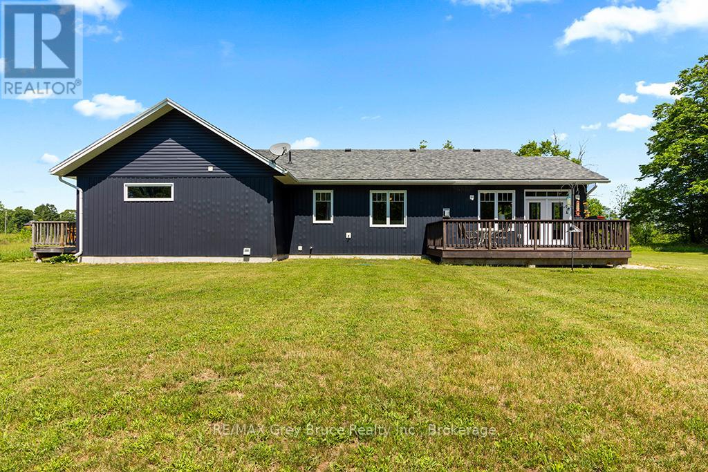 1379 West Road, Northern Bruce Peninsula, Ontario N0H 1W0 - Photo 45 - X12526262