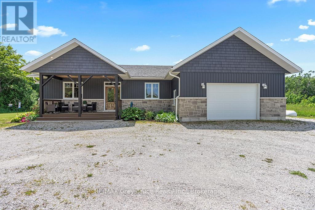 1379 West Road, Northern Bruce Peninsula, Ontario N0H 1W0 - Photo 6 - X12526262