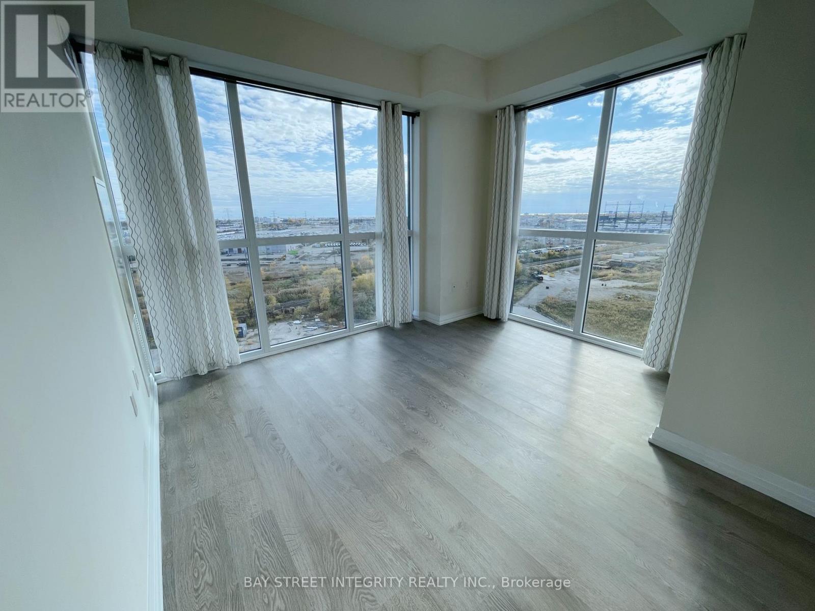 704 - 50 Thomas Riley Road, Toronto, Ontario  M9B 0C5 - Photo 7 - W12526256