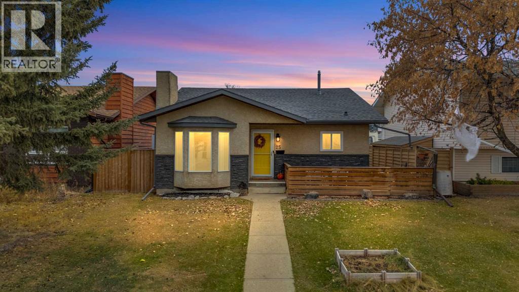 25 Erickson Drive, Red Deer, Alberta  T4R 1X8 - Photo 1 - A2267934