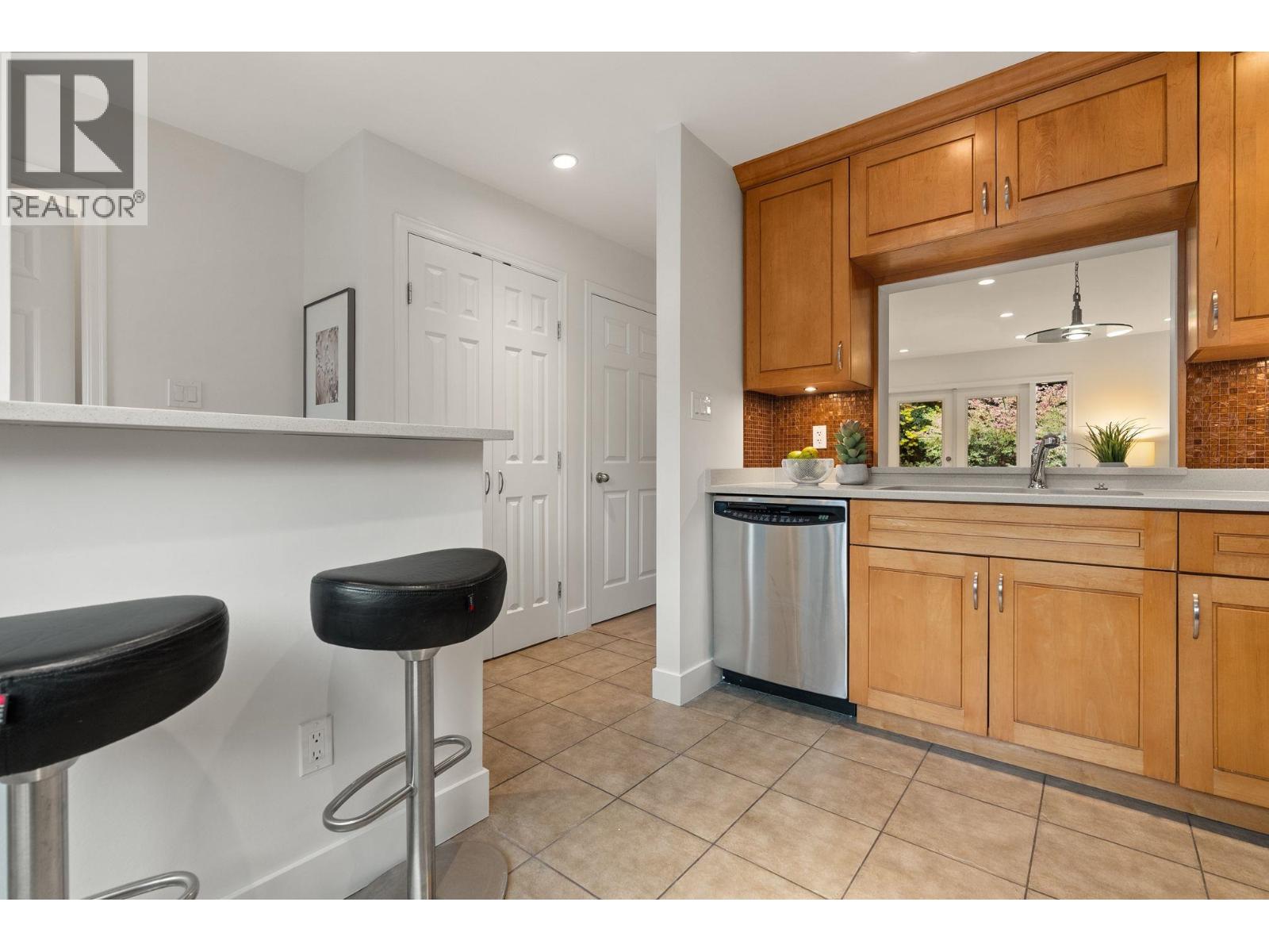 2307 Mountain Highway, North Vancouver, British Columbia  V7J 2N2 - Photo 10 - R3065978