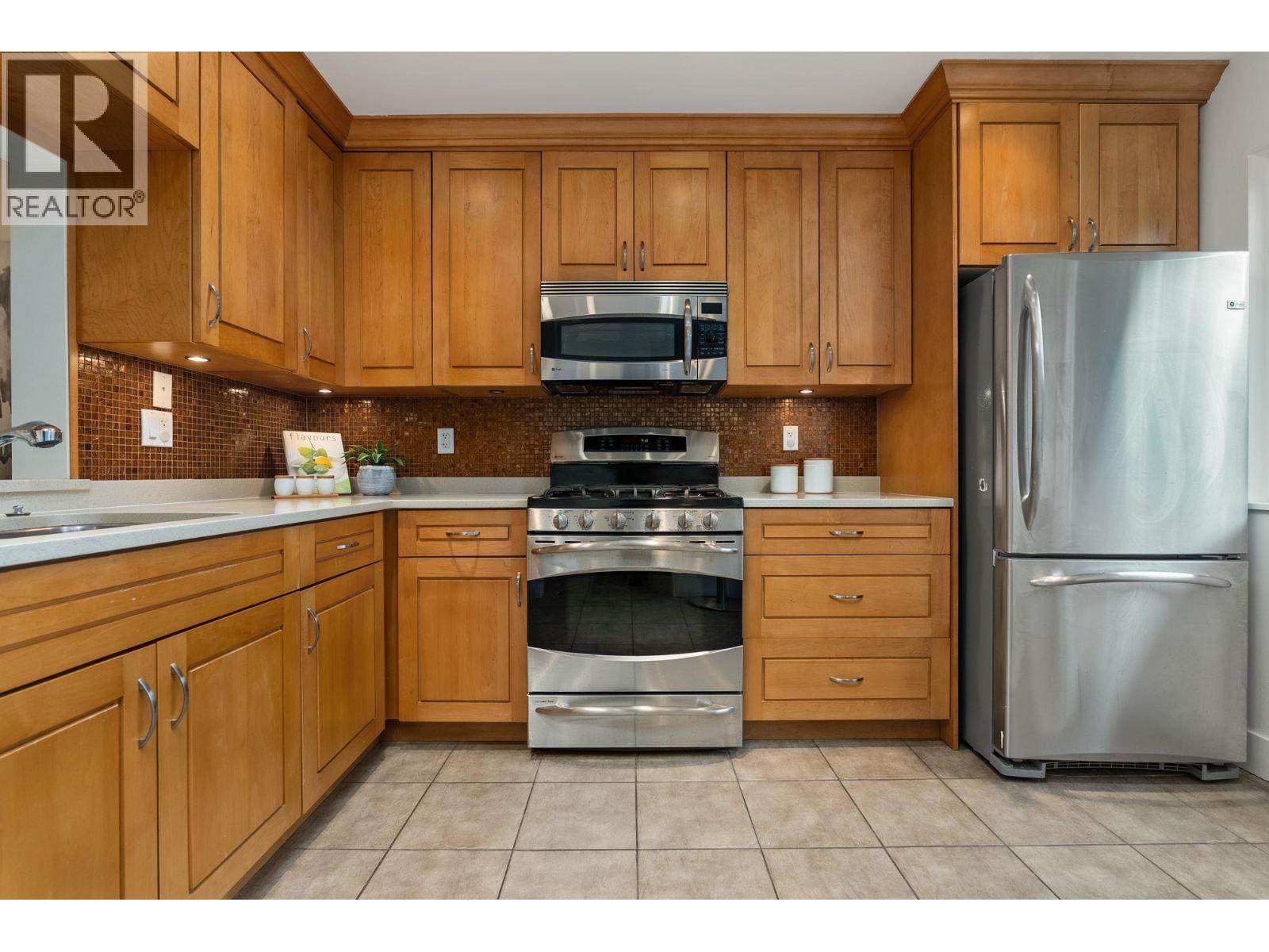 2307 Mountain Highway, North Vancouver, British Columbia  V7J 2N2 - Photo 8 - R3065978