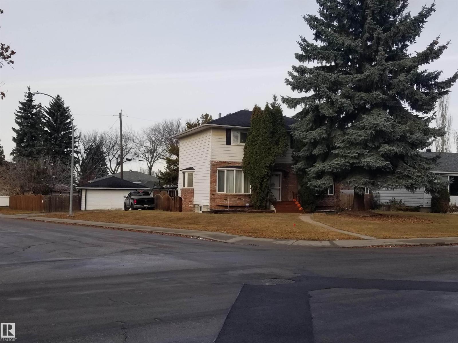 7524 95 Av Nw, Edmonton, Alberta  T6C 1X5 - Photo 3 - E4465229