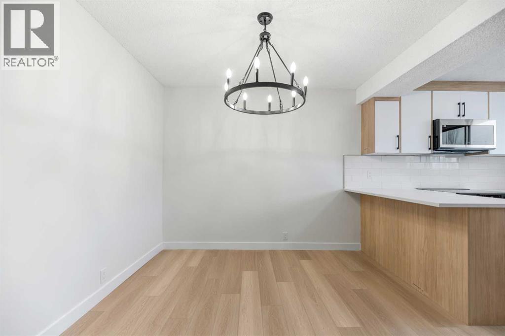 14 Woodhill Road Sw, Calgary, Alberta  T2W 3P2 - Photo 9 - A2269834