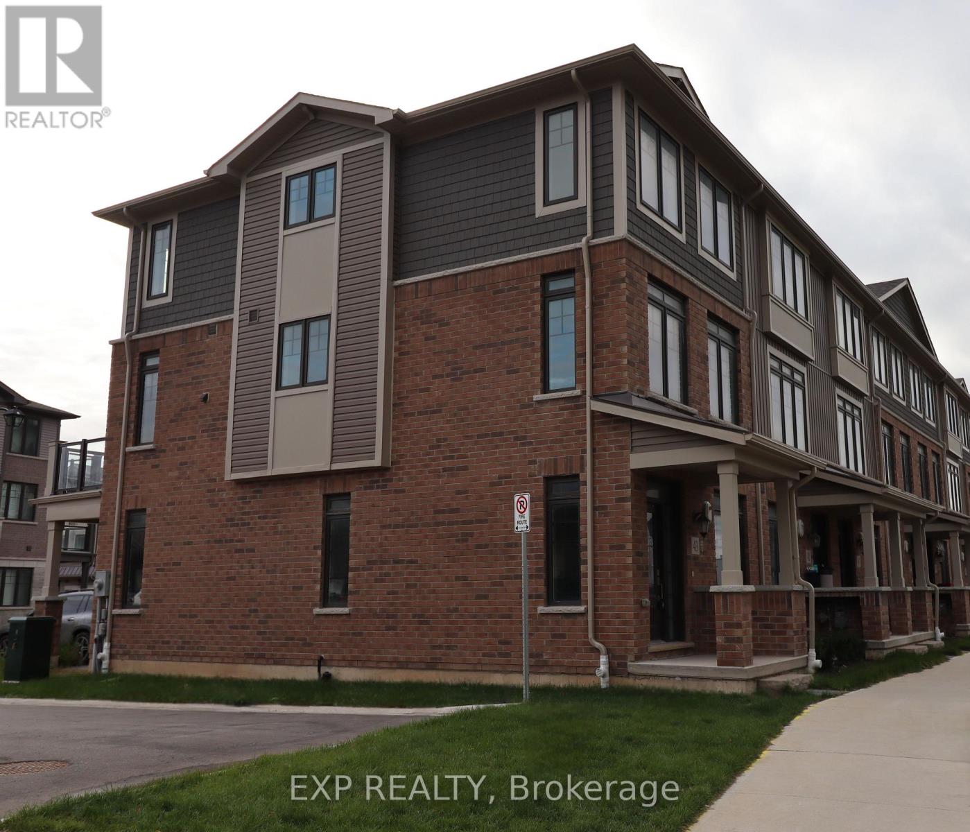 43 - 100 Hollywood Court, Cambridge, Ontario  N1R 0C5 - Photo 2 - X12439037