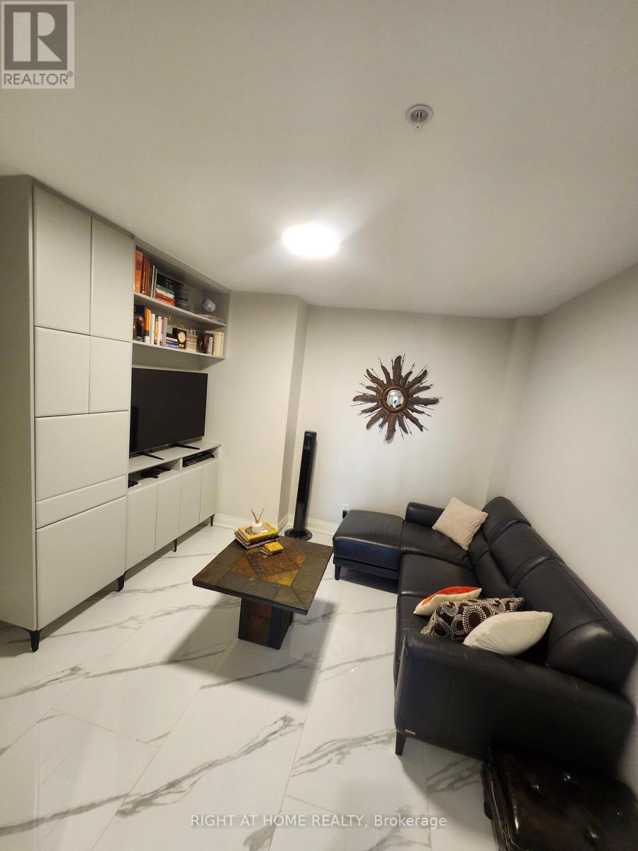 109 - 65 Yorkland Boulevard, Brampton, Ontario  L6P 4M5 - Photo 22 - W12526264