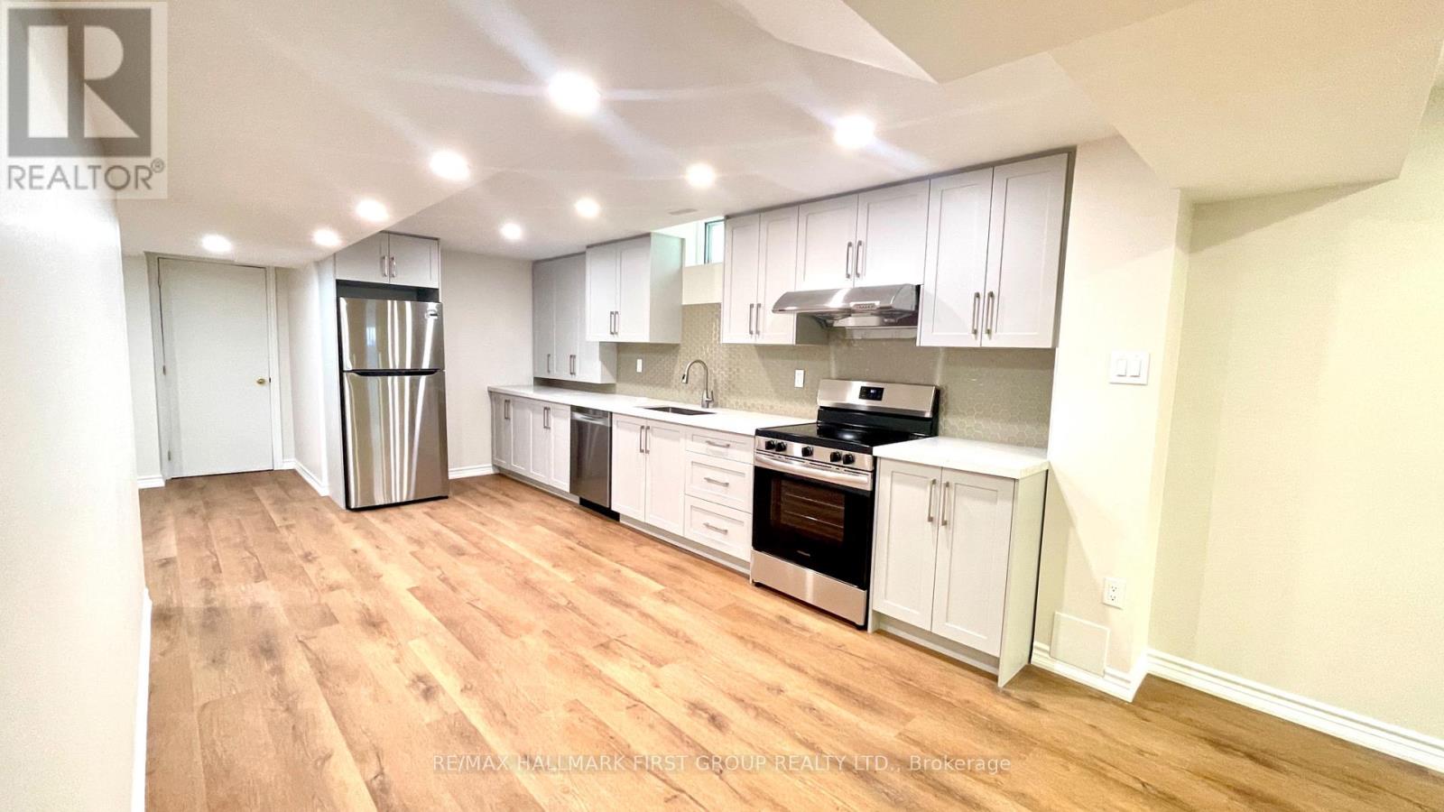 61 Lent Crescent, Brampton, Ontario  L6Y 4X7 - Photo 12 - W12526268