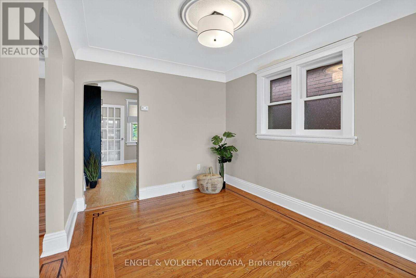 141 Cope Street, Hamilton, Ontario  L8H 5B3 - Photo 10 - X12526278