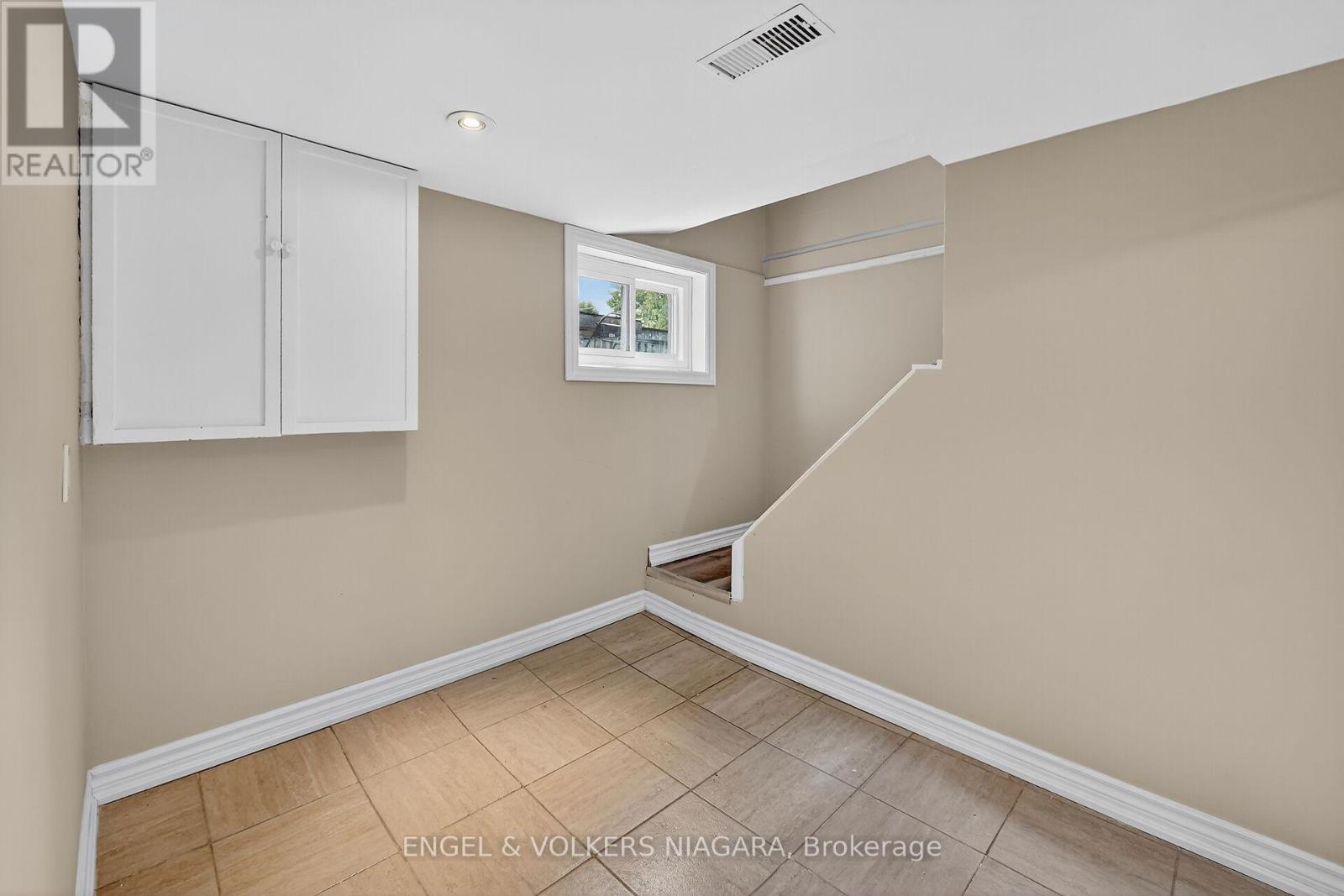 141 Cope Street, Hamilton, Ontario  L8H 5B3 - Photo 23 - X12526278