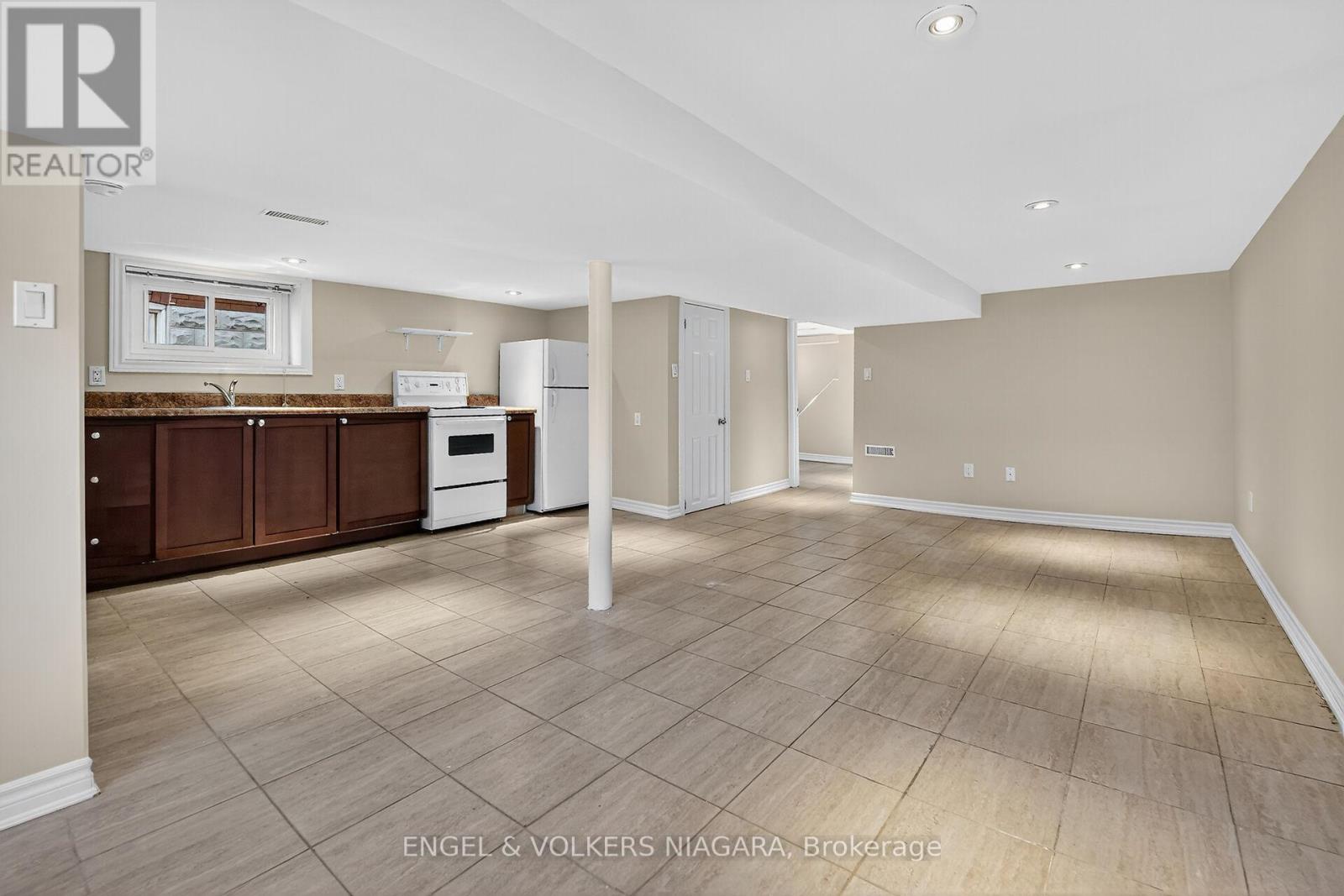 141 Cope Street, Hamilton, Ontario  L8H 5B3 - Photo 27 - X12526278