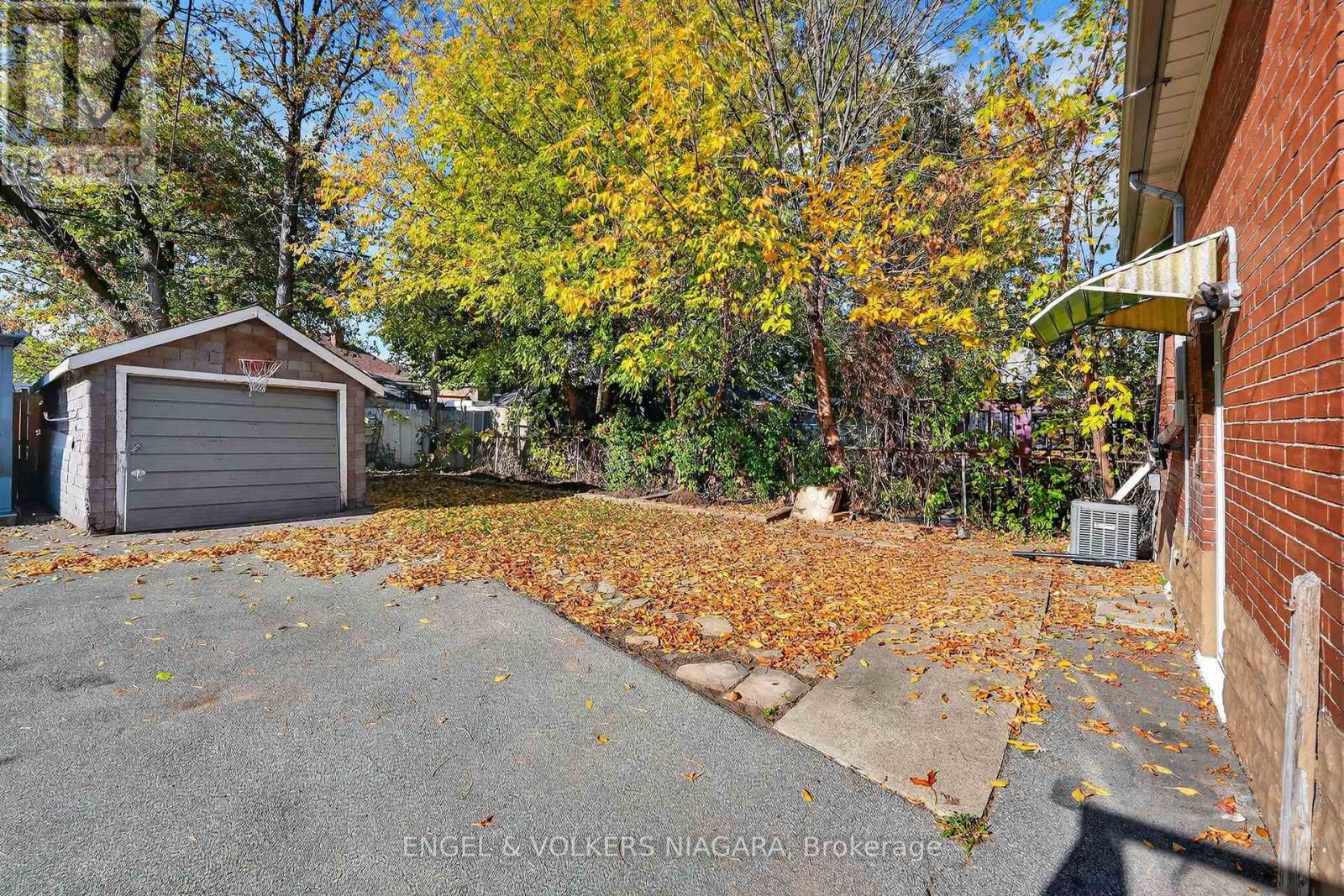 141 Cope Street, Hamilton, Ontario  L8H 5B3 - Photo 32 - X12526278