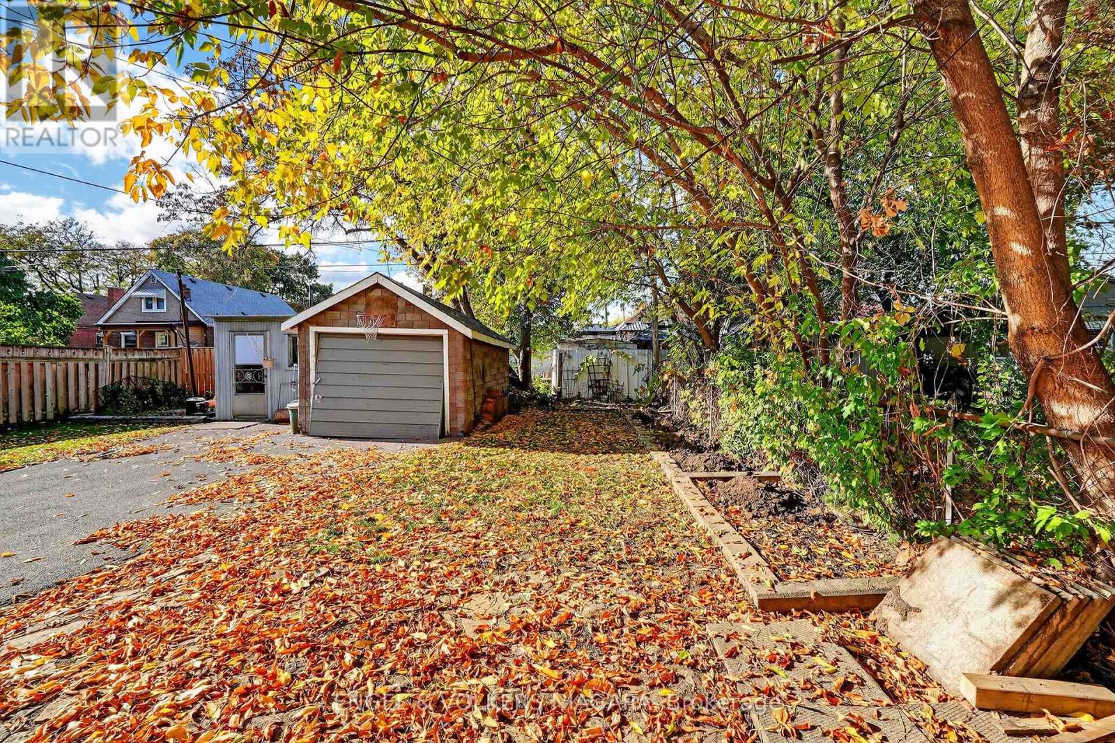 141 Cope Street, Hamilton, Ontario  L8H 5B3 - Photo 33 - X12526278