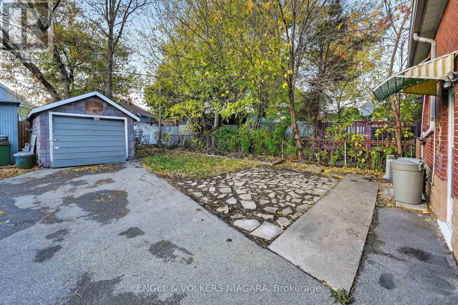 141 Cope Street, Hamilton, Ontario  L8H 5B3 - Photo 36 - X12526278