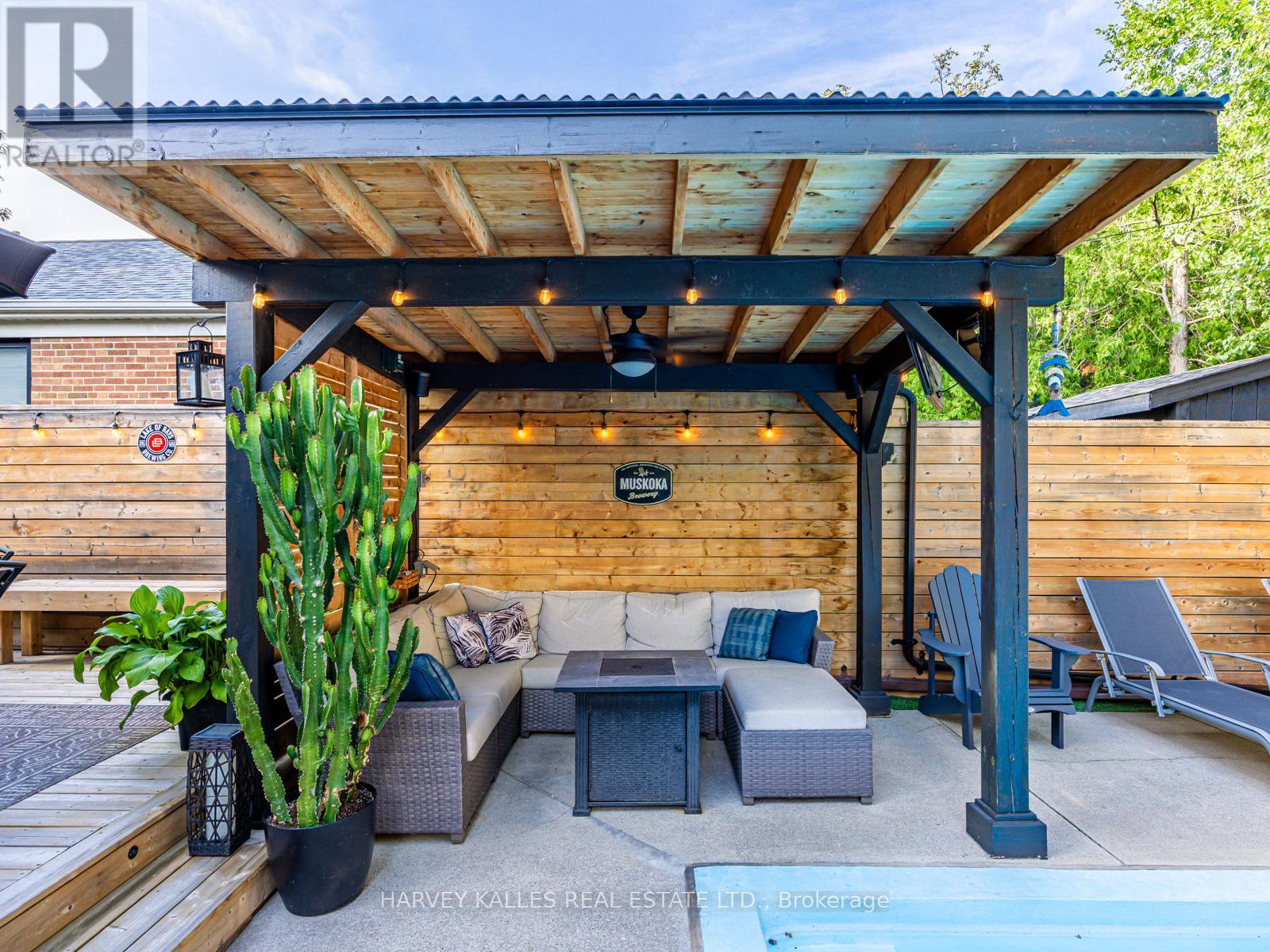 45 Harjolyn Drive, Toronto, Ontario  M9B 3V3 - Photo 28 - W12511466