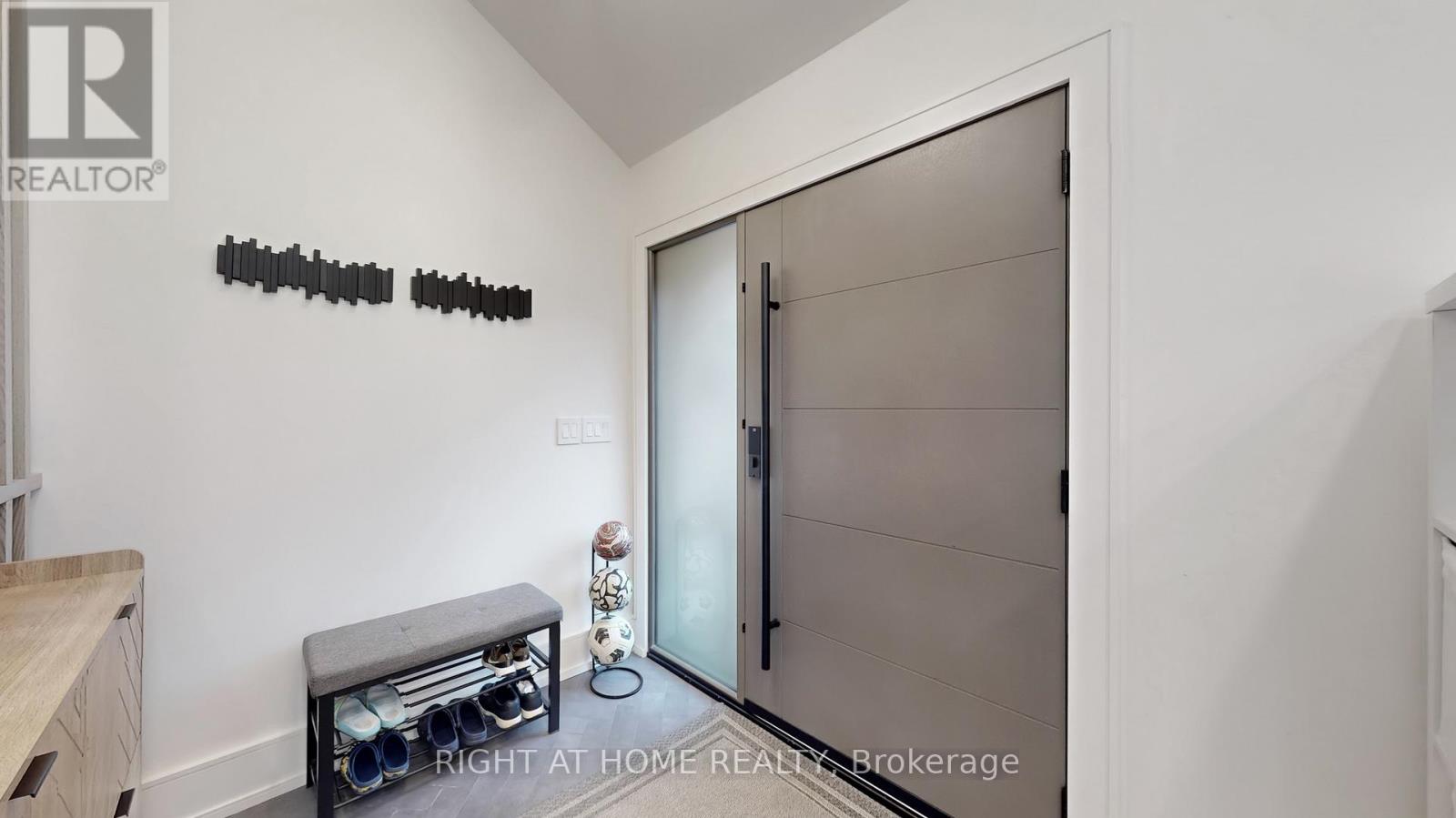 5 Mattice Road, Toronto, Ontario M9A 1E1 - Photo 4 - W12526282