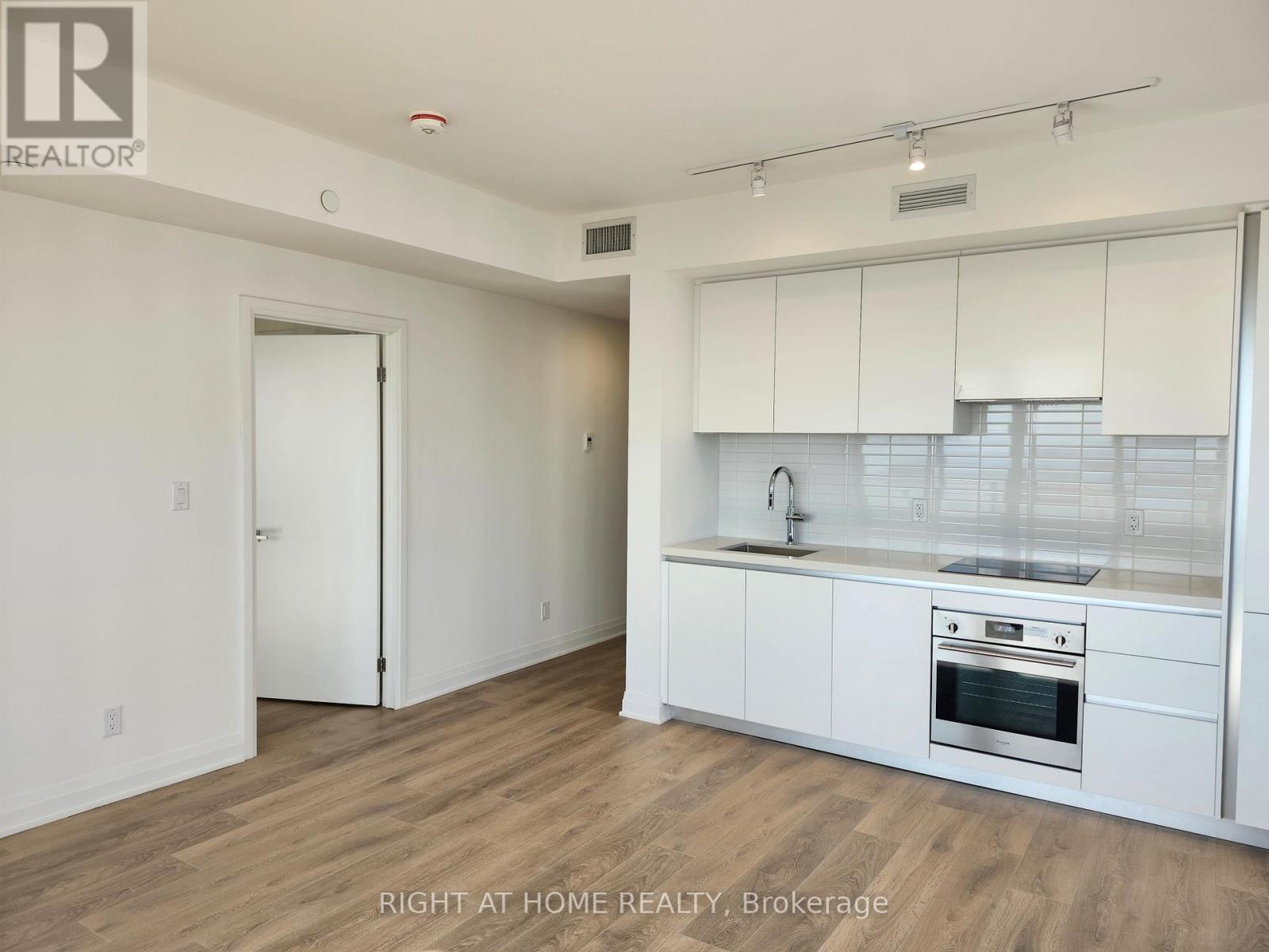 2602 - 4015 The Exchange Street, Mississauga, Ontario  L5B 0N9 - Photo 13 - W12526290