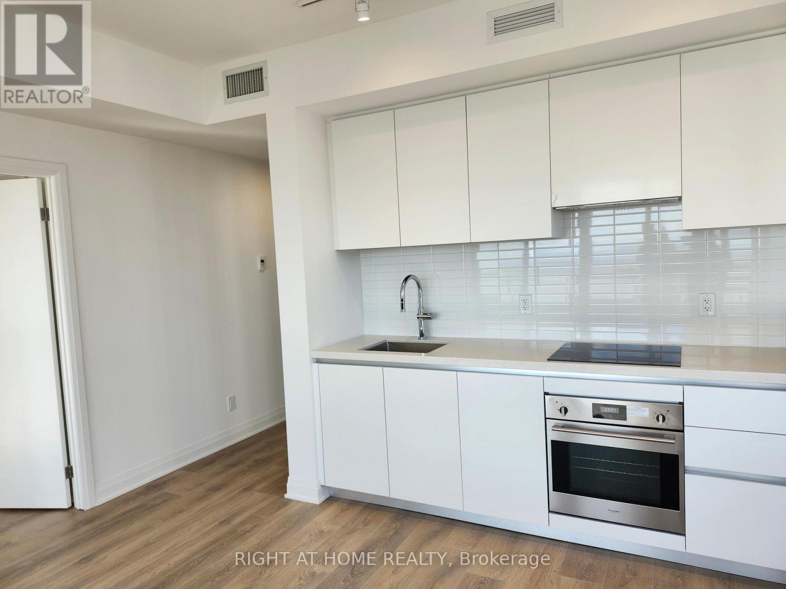 2602 - 4015 The Exchange Street, Mississauga, Ontario  L5B 0N9 - Photo 18 - W12526290