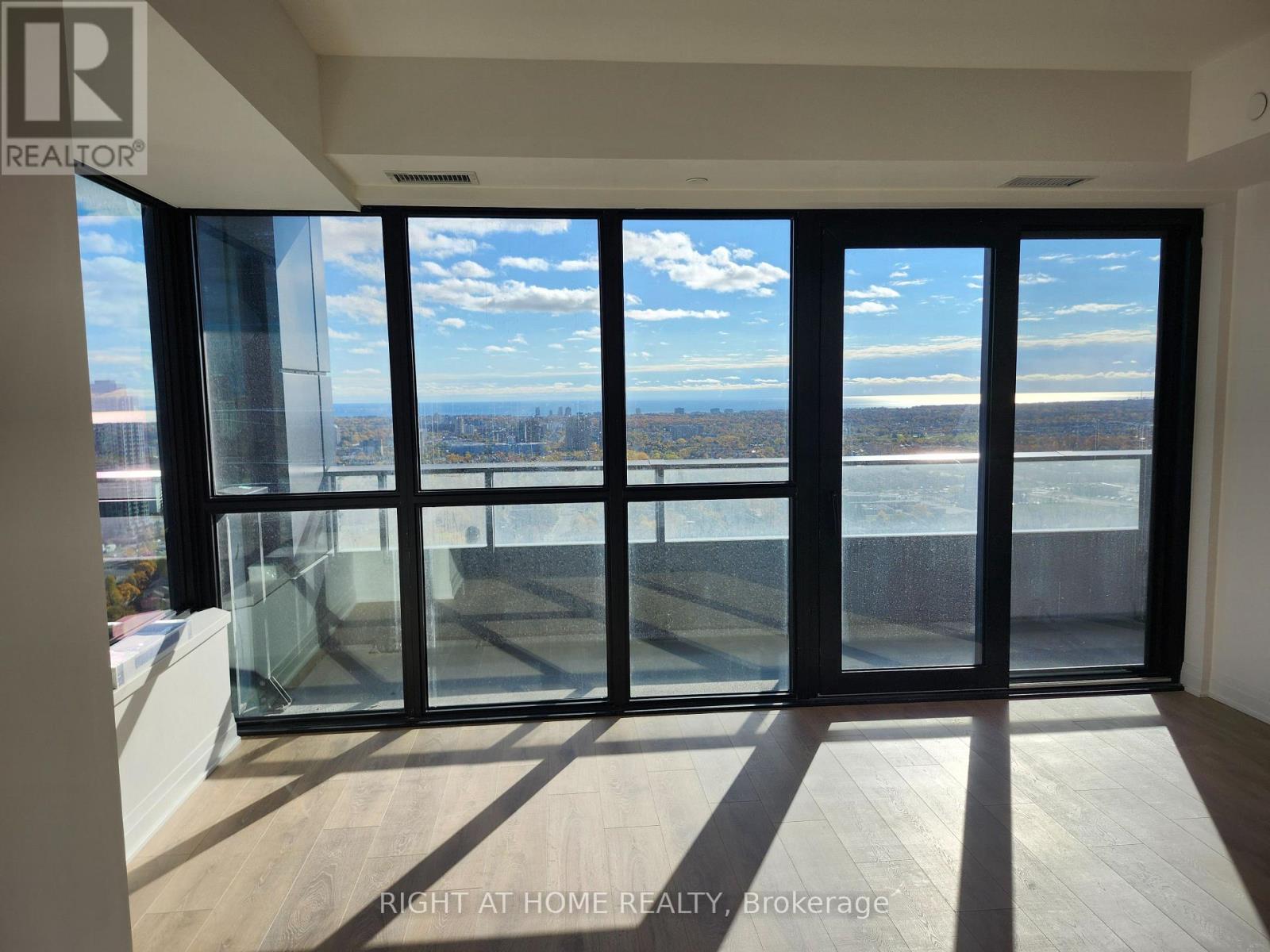 2602 - 4015 The Exchange Street, Mississauga, Ontario  L5B 0N9 - Photo 32 - W12526290