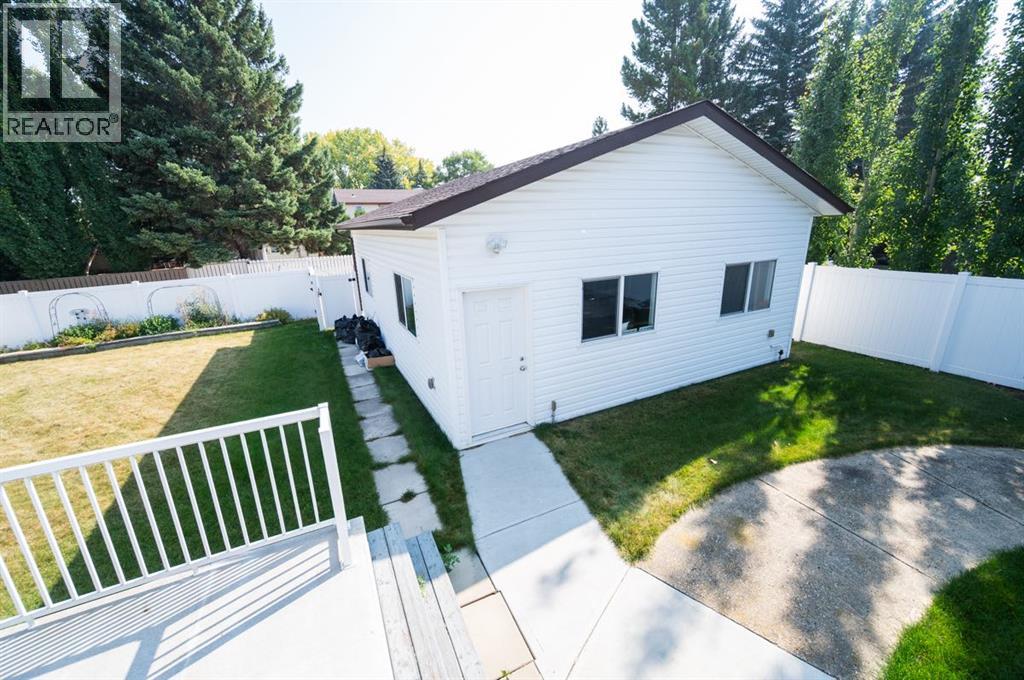 23 Berry Avenue, Red Deer, Alberta  T4R 1K7 - Photo 5 - A2255832