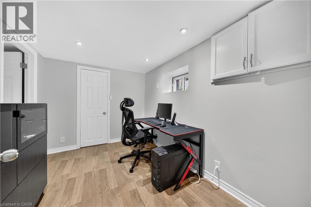 421 East 36th Street, Hamilton, Ontario L8V 4A3 - Photo 37 - 40784240