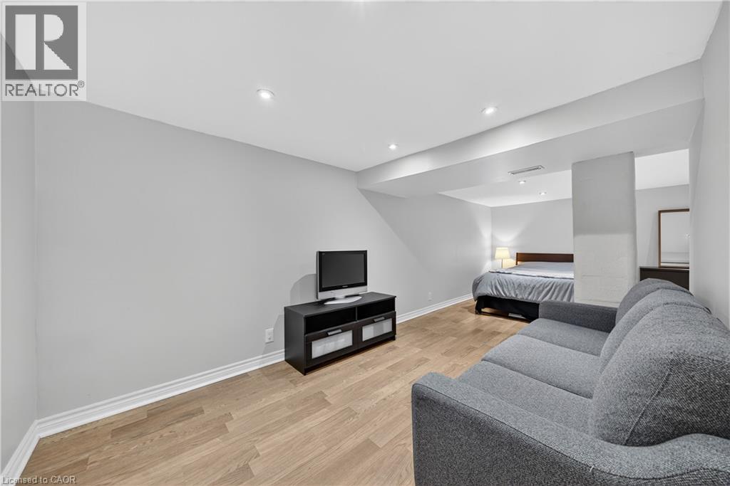 421 East 36th Street, Hamilton, Ontario L8V 4A3 - Photo 32 - 40784240