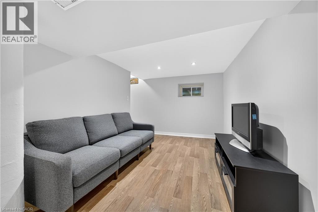 421 East 36th Street, Hamilton, Ontario L8V 4A3 - Photo 33 - 40784240