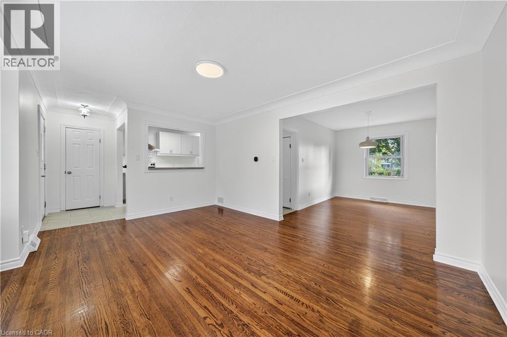 421 East 36th Street, Hamilton, Ontario L8V 4A3 - Photo 11 - 40784240
