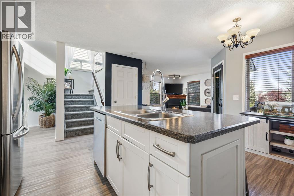 3720 Douglas Ridge Way Se, Calgary, Alberta  T2Z 3B6 - Photo 8 - A2260862