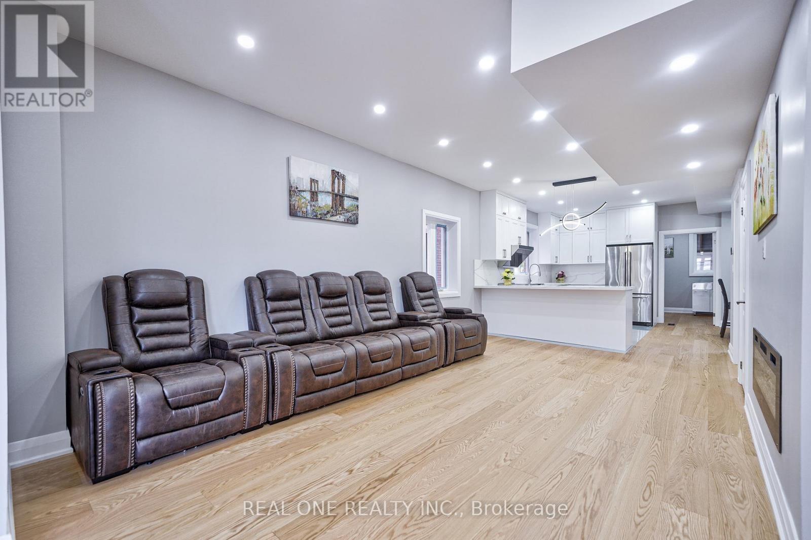 157 Glenholme Avenue, Toronto, Ontario M6E 3C5 - Photo 7 - C12403015