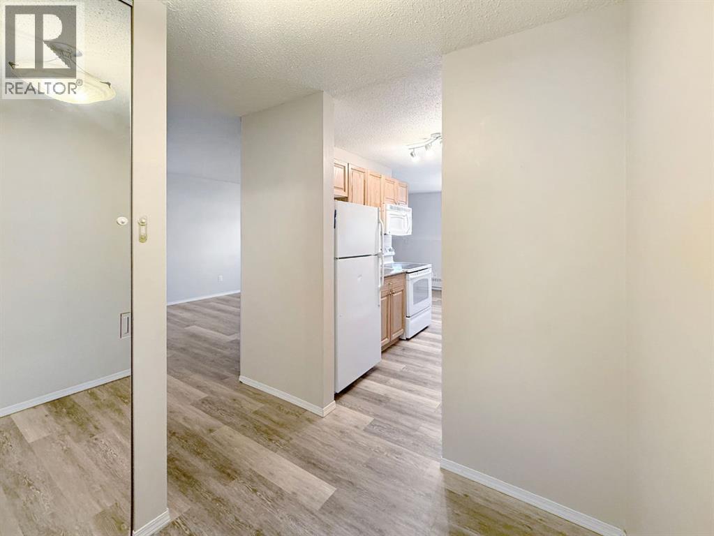 104, 4808 45 Street, Stettler, Alberta  T0C 2L0 - Photo 4 - A2267133