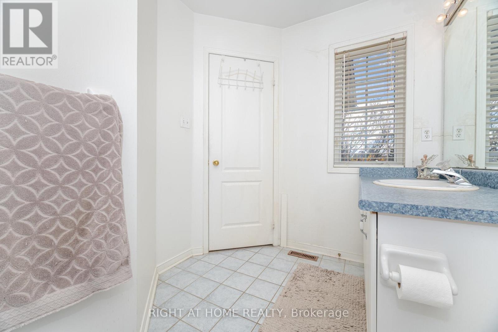 3861 Talias Crescent, Mississauga, Ontario  L5M 6L6 - Photo 28 - W12526312