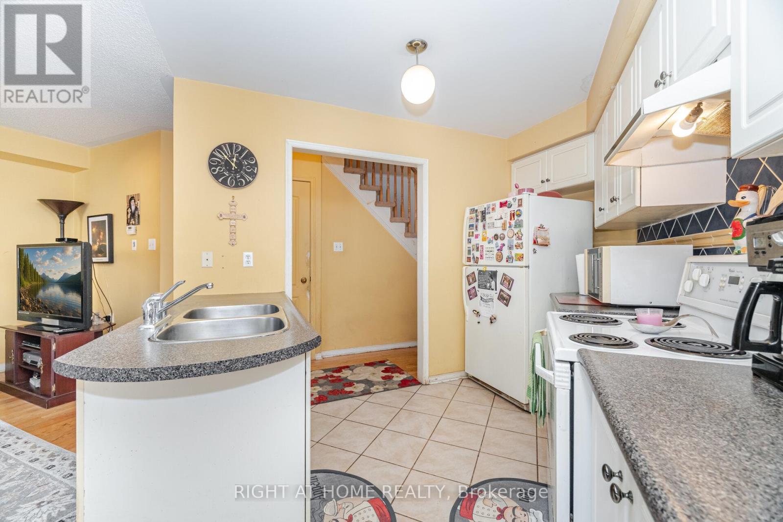 3861 Talias Crescent, Mississauga, Ontario  L5M 6L6 - Photo 8 - W12526312