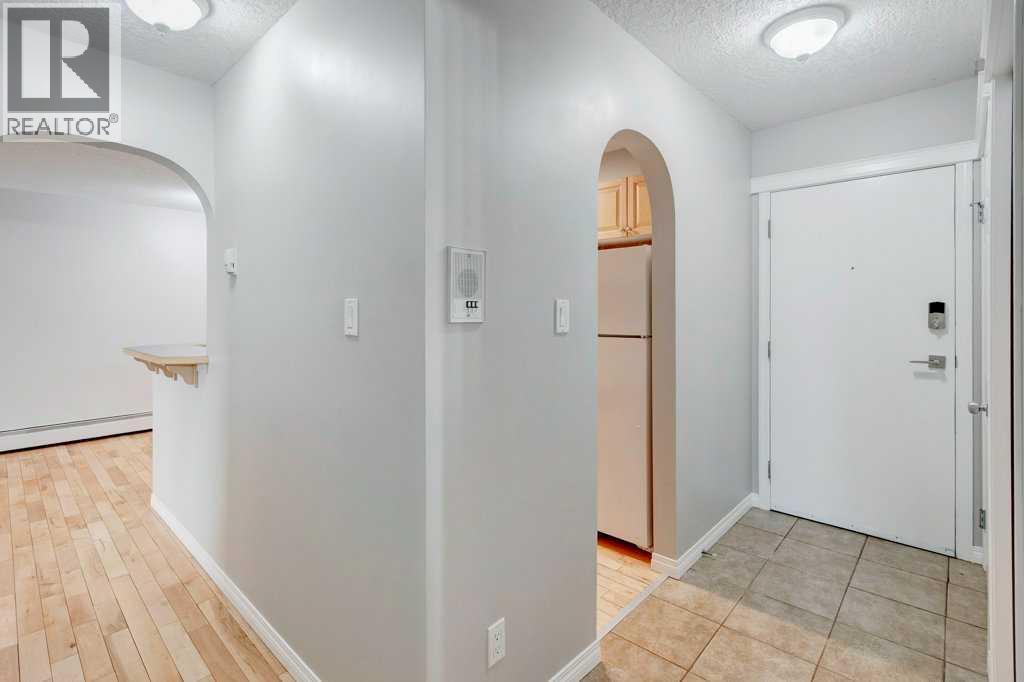 Property at 302, 638 Meredith Road NE image 5