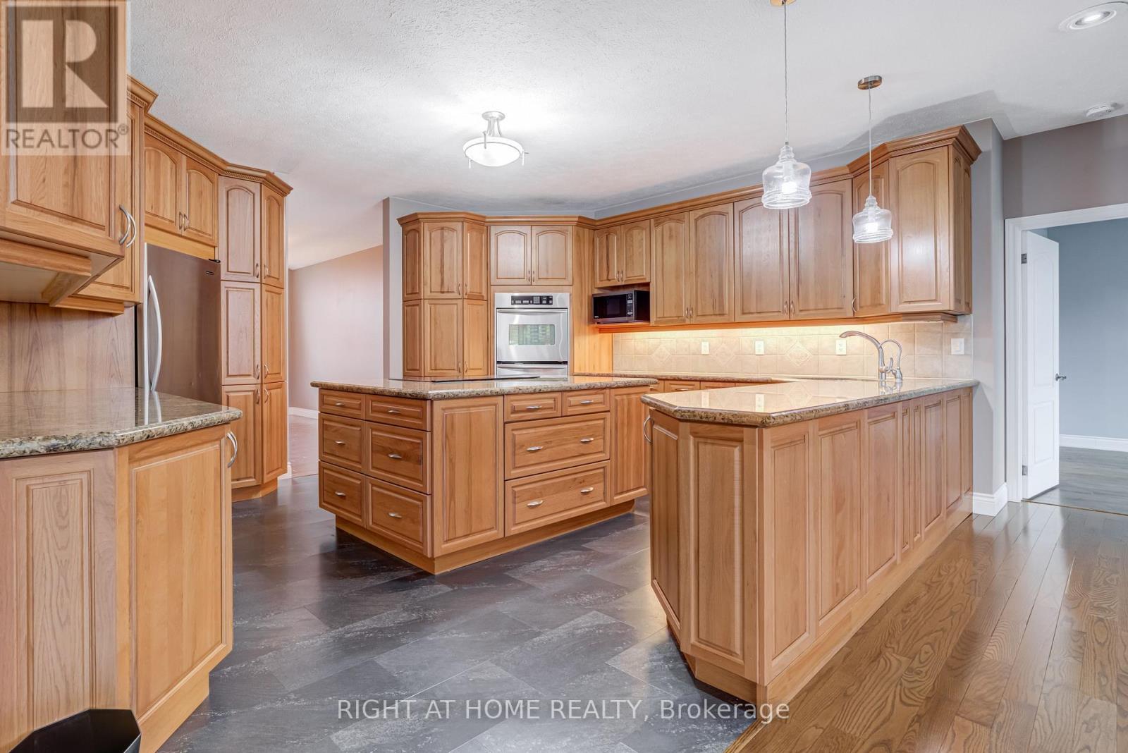 594228 Blind Line, Mono, Ontario  L9W 5N2 - Photo 11 - X12526308