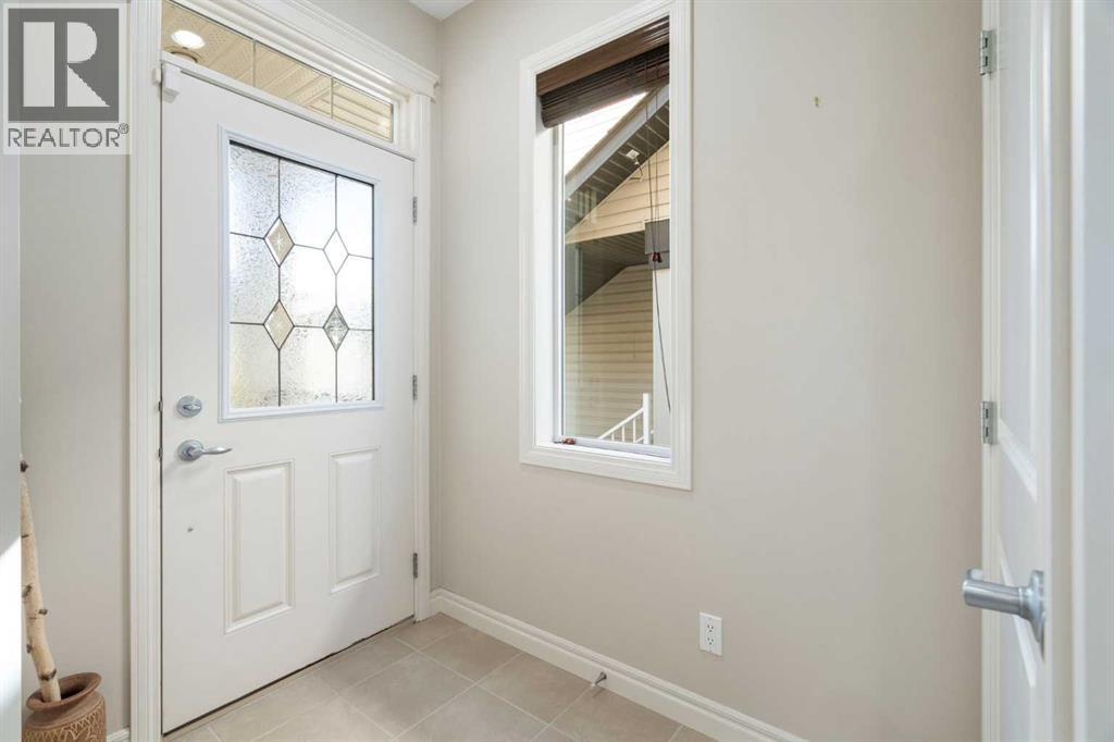 22 Hillcrest Street Sw, Airdrie, Alberta  T4B 0Y5 - Photo 4 - A2259056