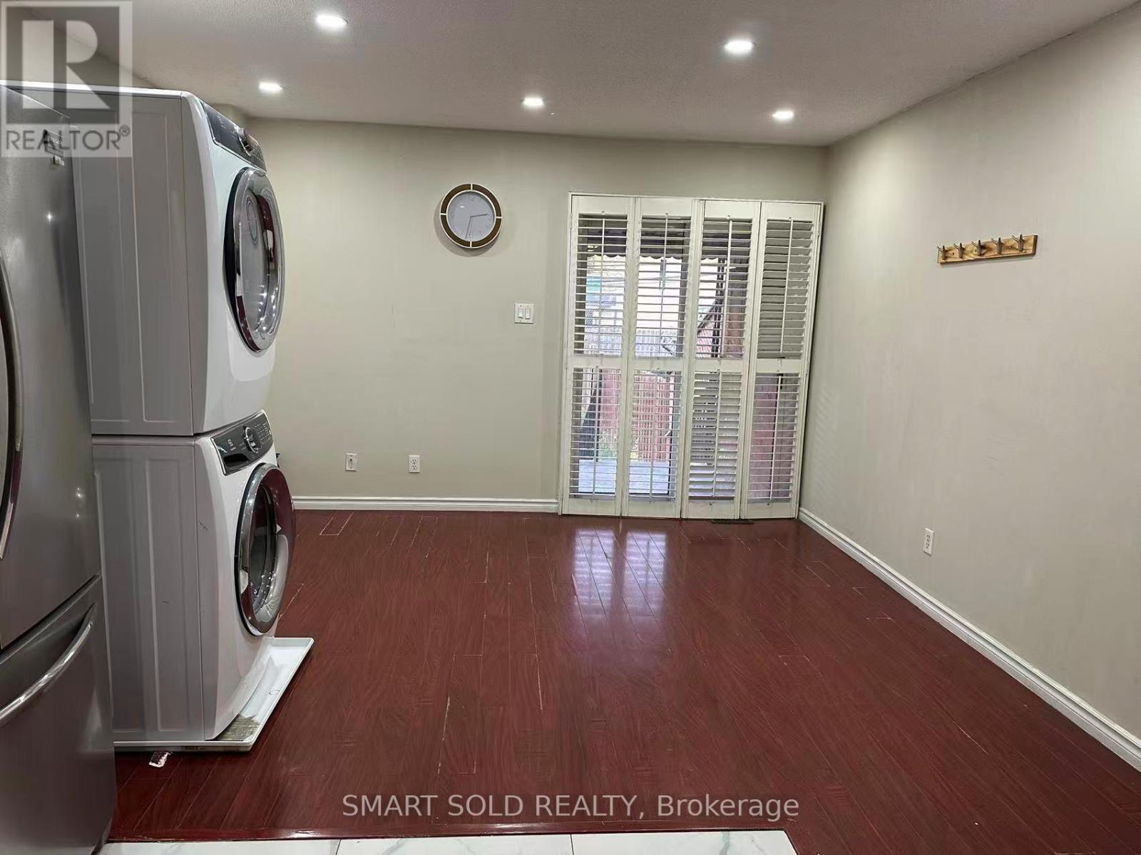 Upper - 36b Lambton Avenue, Toronto, Ontario  M6N 2S1 - Photo 8 - W12500388