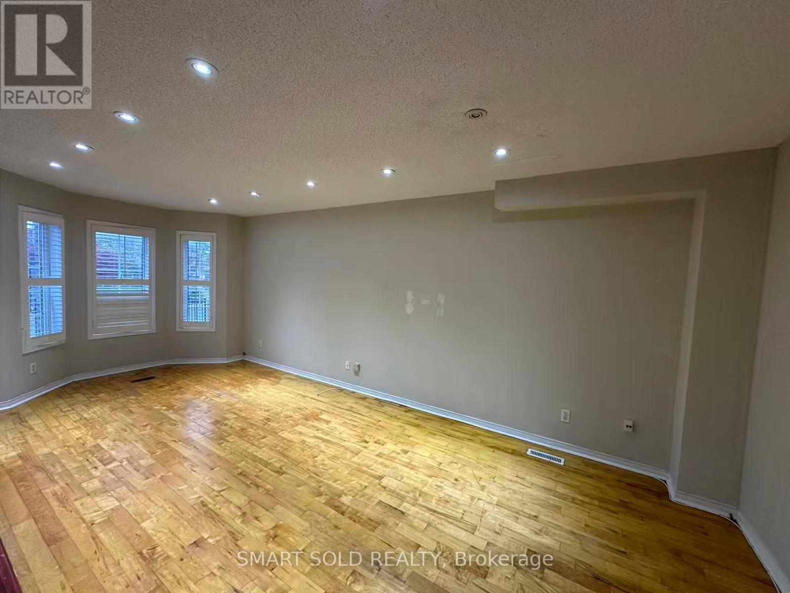 Upper - 36b Lambton Avenue, Toronto, Ontario  M6N 2S1 - Photo 4 - W12500388