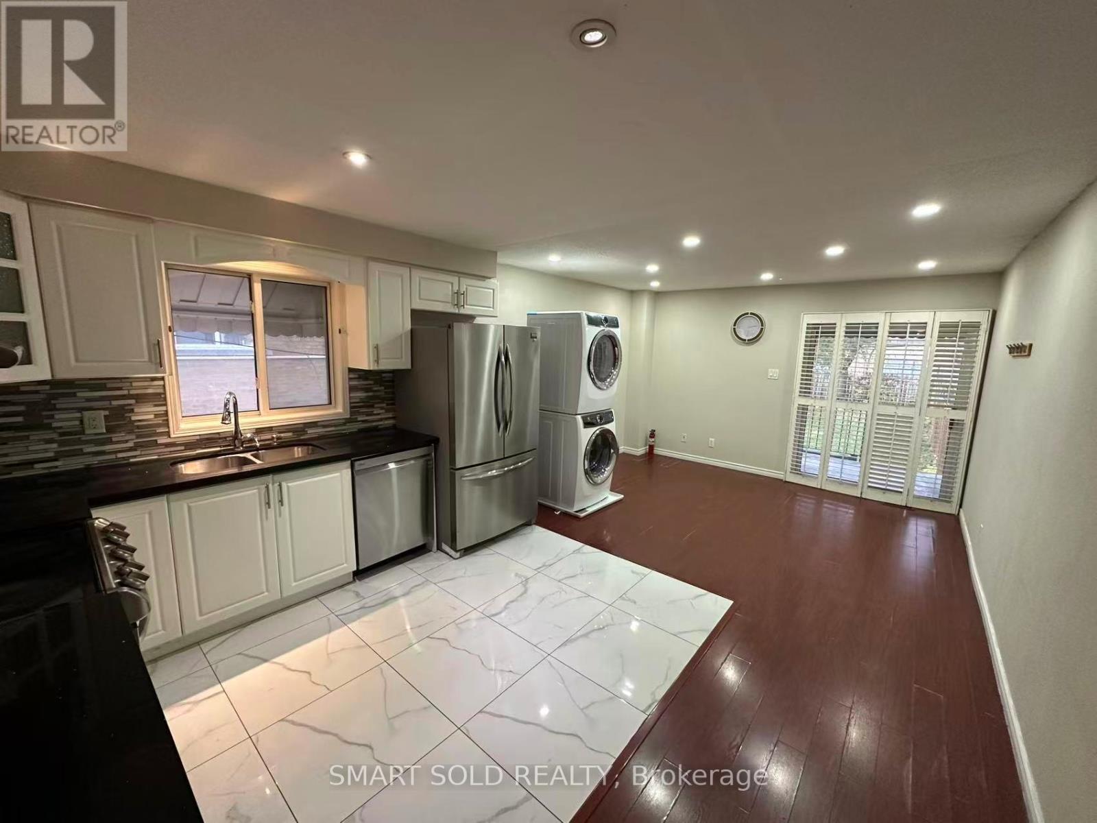 Upper - 36b Lambton Avenue, Toronto, Ontario  M6N 2S1 - Photo 6 - W12500388