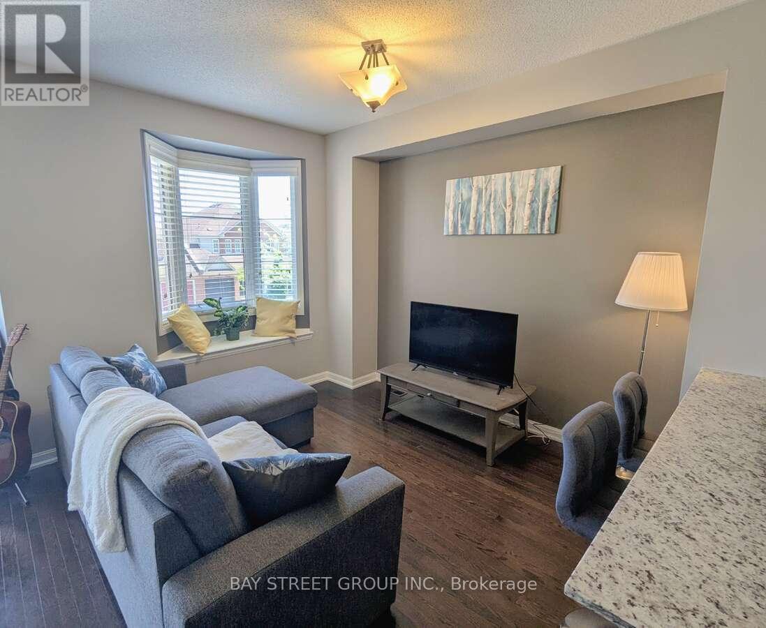 131 - 165 Hampshire Way, Milton, Ontario  L9T 8M7 - Photo 3 - W12526330