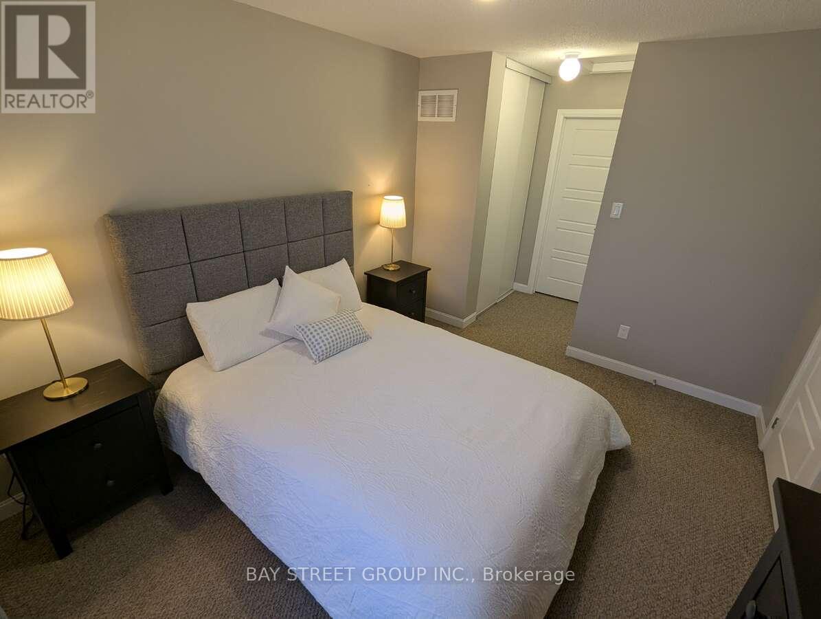 131 - 165 Hampshire Way, Milton, Ontario  L9T 8M7 - Photo 8 - W12526330