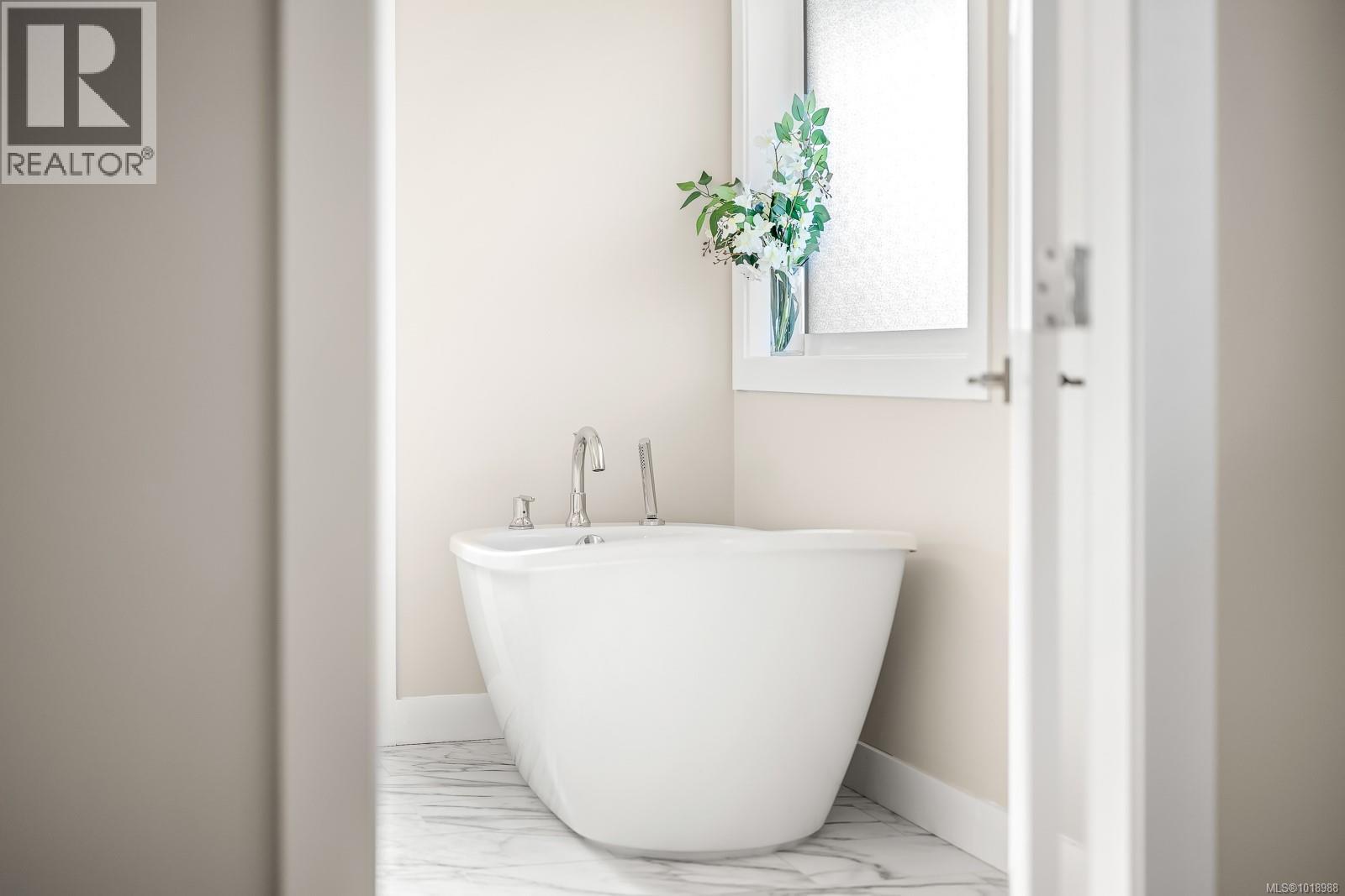 499 Torrence Rd, Comox, British Columbia V9M 3G7 - Photo 13 - 1018988