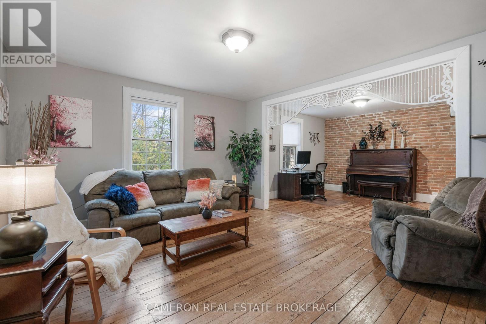 37 Duncan Street, South Glengarry, Ontario K0C 1N0 - Photo 18 - X12526334