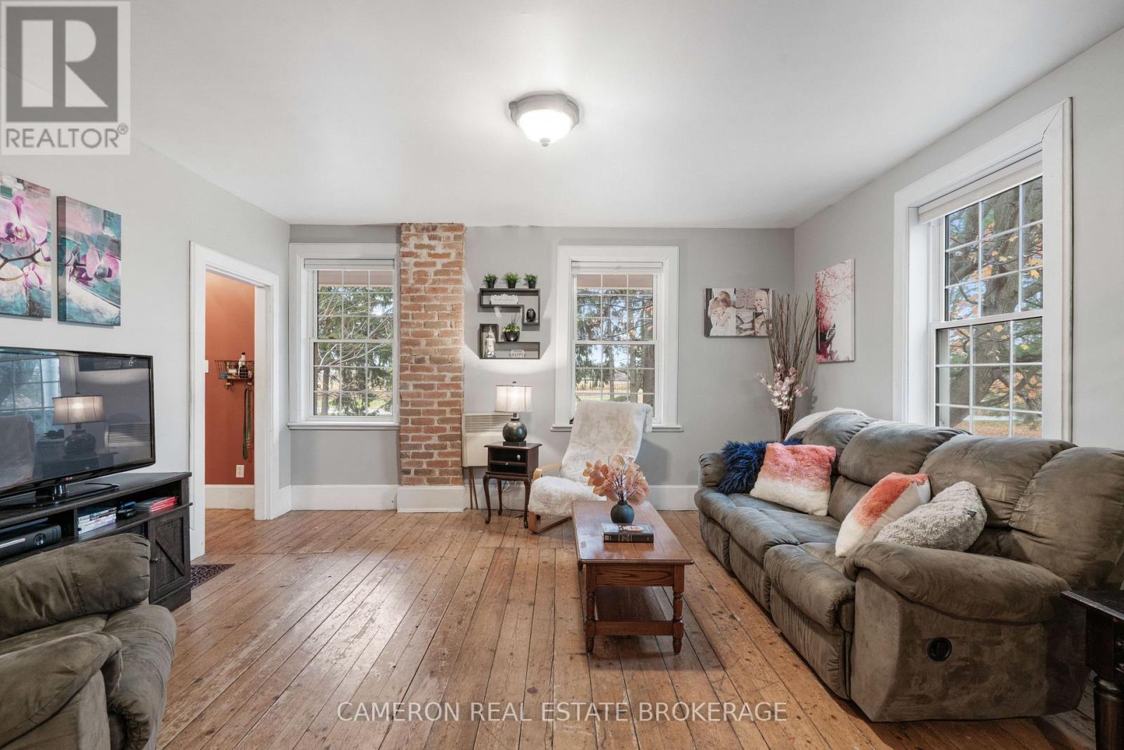 37 Duncan Street, South Glengarry, Ontario K0C 1N0 - Photo 20 - X12526334