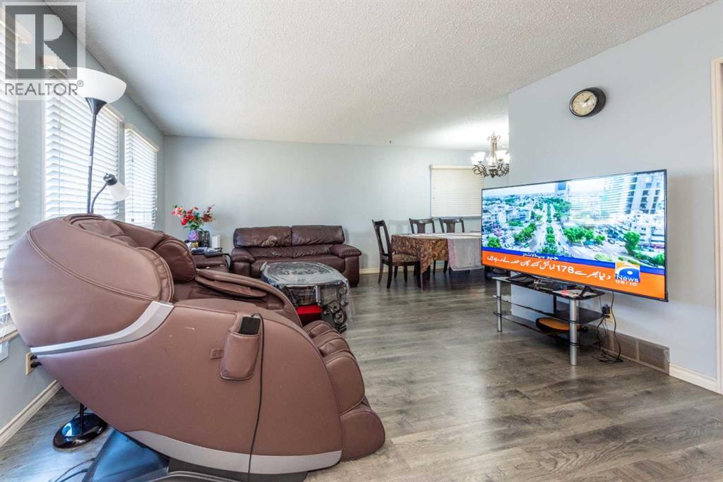 304 Whitefield Drive Ne, Calgary, Alberta  T1Y 5J3 - Photo 3 - A2266113